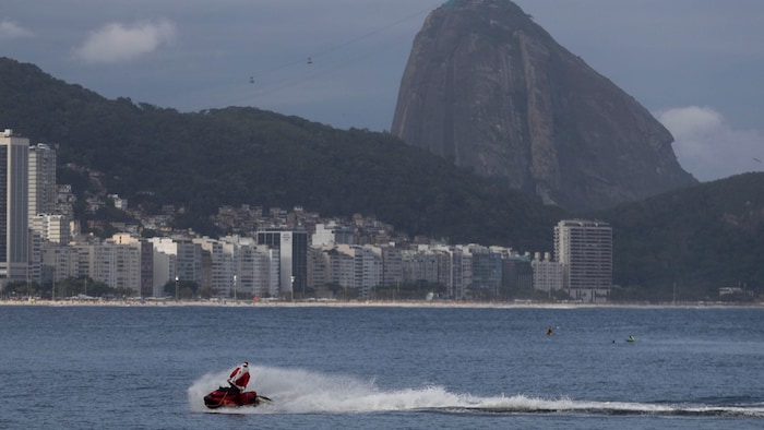 Auf die spektakuläre Geschenkübergabe folgte die nicht weniger dramatische Rettung der ...