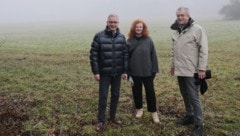 Vzbgm. Dr. Alexander Kastner mit Gemeinderätin Mag. Margit Motschiunig und Stadtrat Max Habenicht im Natura2000-Gebiet am Lendspitz. (Bild: StadtKommunikation / Wajand )