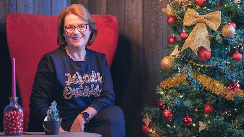 Sabine Reichsthaler mag Glück, Humor und entspannte Weihnachten. Als Elterncoach hat sie viele gute Tipps parat, wie der 24. Dezember zu einem gelungenen Familientag werden kann. (Bild: Einöder Horst/Horst Einöder/Flashpictures)