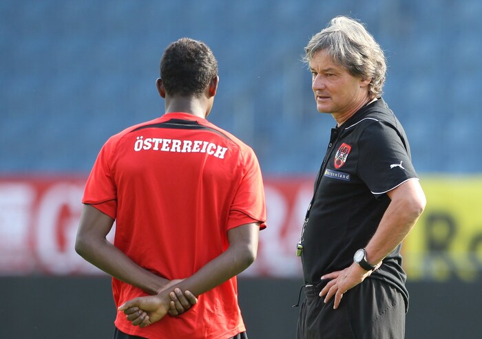 Didi Constantini (right) in conversation with David Alaba