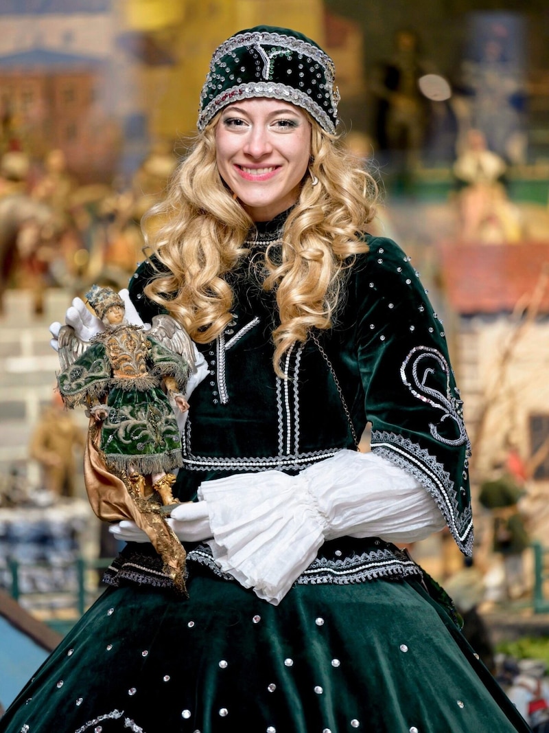 Christkindl Laura mit dem Verkündungsengel aus der Lamberg’schen Krippe (Bild: Antal Imre/Imre Antal)