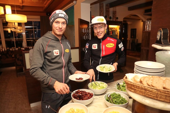 Franz Josef Rehrl (right) checks in with his teammates at the team hotel, just like in the past.