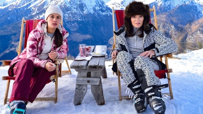 Janina Uhse und Iris Berben in „Der Spitzname“.