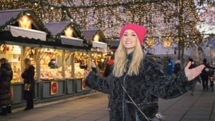 Mitten im Promotion-Stress für ihr neues Album nahm sich Melissa Naschenweng Zeit für eine Runde mit der „Krone“ auf dem Christkindlmarkt in Klagenfurt.  (Bild: Peter Krivograd)