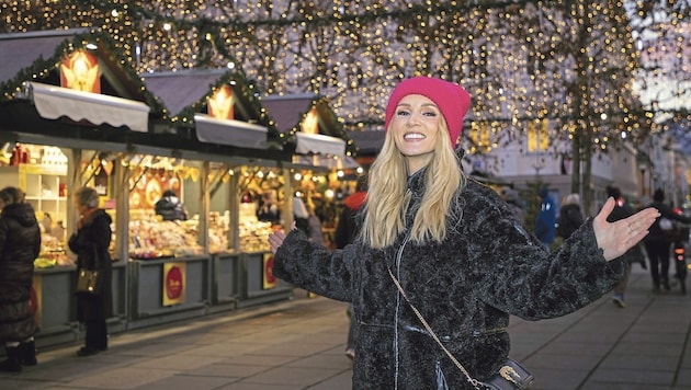 Mitten im Promotion-Stress für ihr neues Album nahm sich Melissa Naschenweng Zeit für eine Runde mit der „Krone“ auf dem Christkindlmarkt in Klagenfurt.  (Bild: Peter Krivograd)