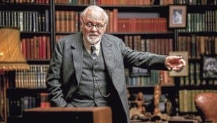 Oscar-Preisträger Anthony Hopkins als Sigmund Freud im neuen Kinofilm: „Freud – Jenseits des Glaubens“.  (Bild: Filmladenverleih)