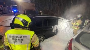 Die Feuerwehr Kufstein konnte den Brand unter schwerem Atemschutz löschen (Bild: ZOOM Tirol)