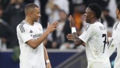 Real could rely on Kylian Mbappe (l.) and Vinicius Junior. (Bild: AP)