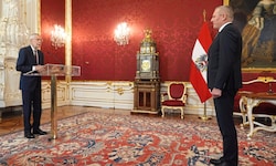 Alexander van der Bellen und Mario Kunasek bei der Angelobung