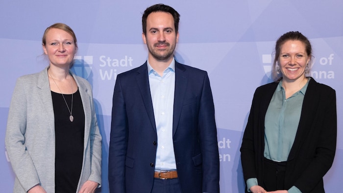 Wiederkehr mit Janine Fischer (links), verantwortlich für „Sag, was du denkst! Sag, was du ...