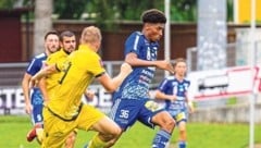 Justin Omoregie (r.), den viele Konkurrenten am Radar haben, bleibt bis Sommer in Hartberg. (Bild: GEPA/GEPA pictures)