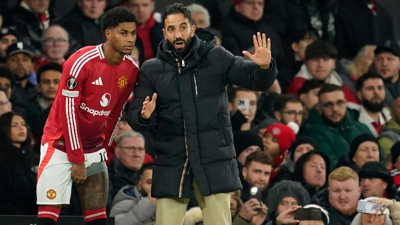 Marcus Rashford kommt unter Ruben Amorim (r.) nicht auf die erhofften Spielminuten. (Bild: AP ( via APA) Austria Presse Agentur/ASSOCIATED PRESS)