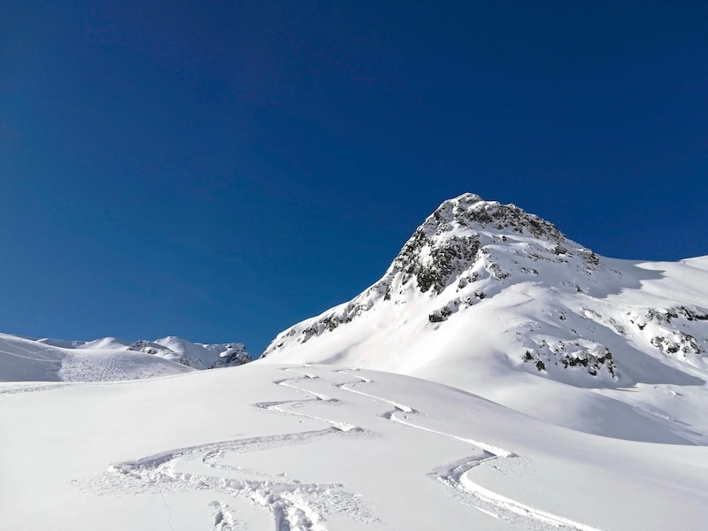 Ein Meter und mehr Schnee fällt in den Bergen – Achtung, die Lawinengefahr wird deutlich steigen. (Bild: Peter Freiberger)