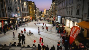 Der „Eis-8er“ am Welser Stadtplatz findet seit 2016 statt und lockt 15.000 Besucher an