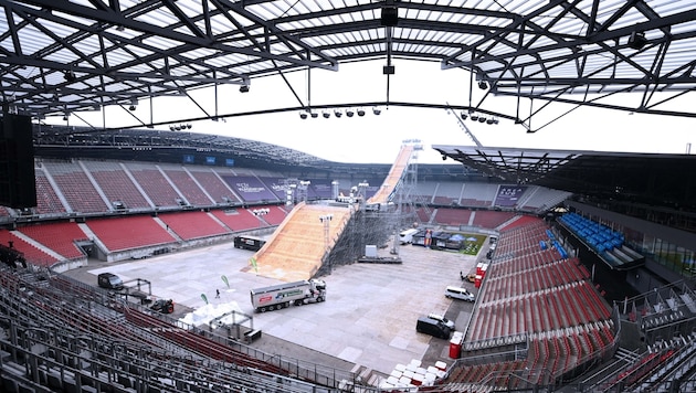 Wow! The ramp in the Wörthersee Stadium is 45 meters high and 100 meters long. (Bild: f. pessentheiner)