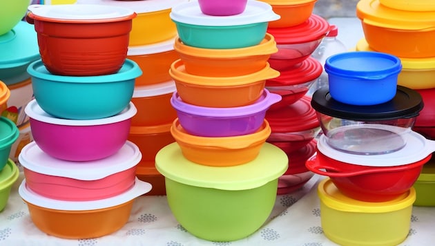 The colorful plastic containers can only be ordered in the online store until 29 December. (Bild: APA/DPA/WOLFRAM STEINBERG)