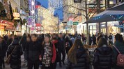 Donnerstag schoben sich die Massen durch Wiens Innenstadt. Das Geschäft brummt, die Kassen ...