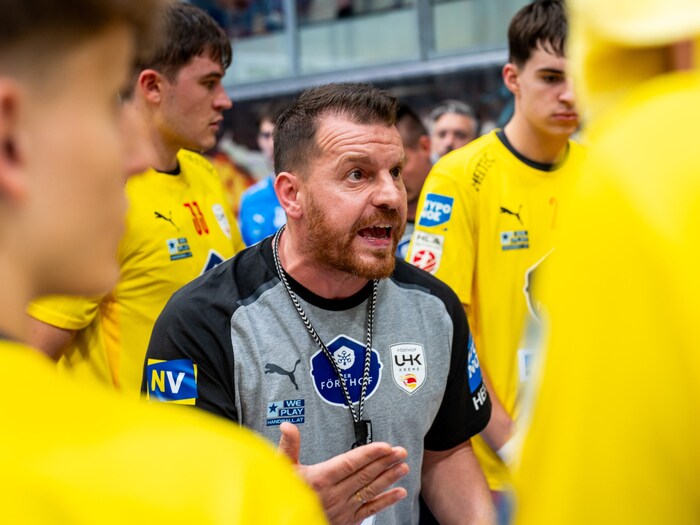 Krems coach Ibish Thaqi.