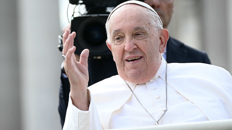 Am Sonntagnachmittag hatte der Argentinier die spirituellen Exerzitien der Fastenzeit in der Audienzhalle Paul VI. im Vatikan per Videozuschaltung verfolgt. (Bild: AFP/Filippo MONTEFORTE)