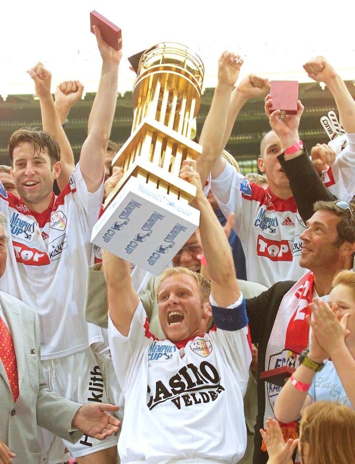 Elina's dad Roman Stary led FC Kärnten to cup victory in 2001.