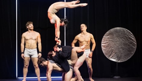 Artisten der australischen Compagnie Gravity & Other Myths auf der Bühne des Orpheum.  (Bild: Cirque Noel Graz/Nikola Milatovic)