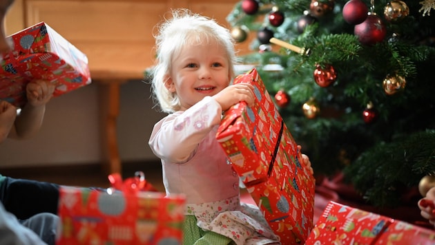 Wenn ein kleines Päckchen große Freude macht: Für viele Kinder im Burgenland ist dieser ...