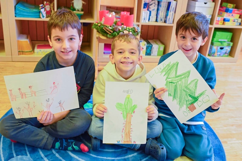 The boys at elementary school 2 in Ferlach are already very much looking forward to Christmas: "We're doing all the preparations for the Christ Child and for dinner," says Max. (Bild: Evelyn Hronek)