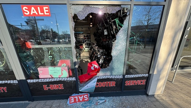 Aufgrund der Personenbeschreibung konnten die Beamten den Tatverdächtigen wenig später anhalten, als dieser versuchte, in einem Taxi zu flüchten. (Bild: Leserreporter)