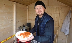 Mario Orth schenkt an drei Tagen die Woche Gratis-Essen aus.