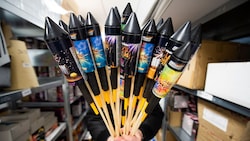 In Tschechien gelten seit Montag strenge Regeln, was vor allem den Verkauf von Silvesterknallern ...