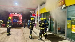 Beim Eintreffend er Florianijünger drang dichter Rauch aus dem tankstellenshop
