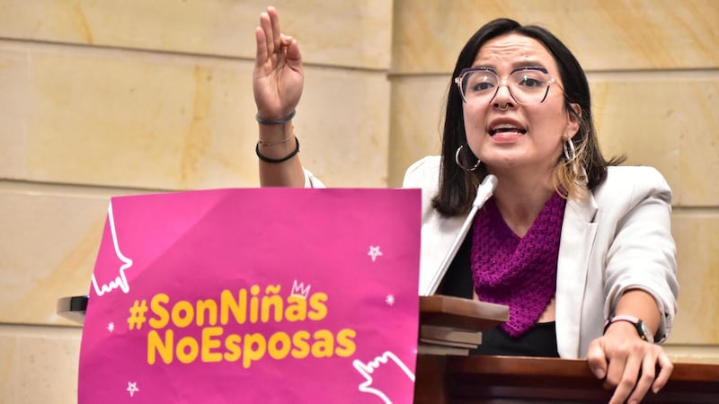 Die die kolumbianische Kongressabgeordnete Jennifer Pedraza bei einer Debatte zur Abschaffung der Kinderehe.  (Bild: APA Pool/AFP/Colombian Senate/HANDOUT)