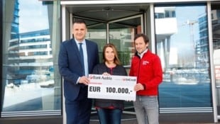 Ivan Vlaho, Vorstandsvorsitzender der UniCredit Bank Austria (li.), mit Klaus Schwertner von der Caritas und Barbara Stöckl (Bild: Holl Reinhard/Reinhard Holl)