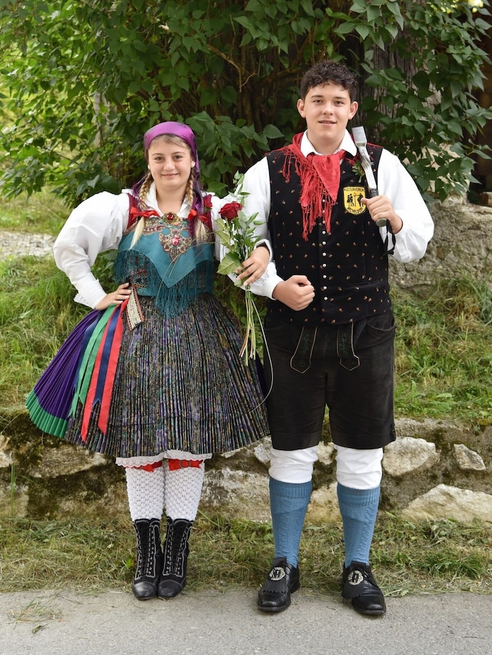 Selina Schwager mit Luca Robin am Micheldorfer Kirchtag: Die Schülerin der HLW Hermagor hat sich ...