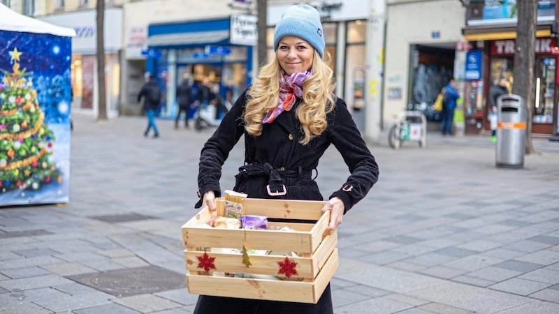 Auch Schauspielerin Hilde Dalik ist bei der Aktion dabei. (Bild: (c) M. Lechhab)