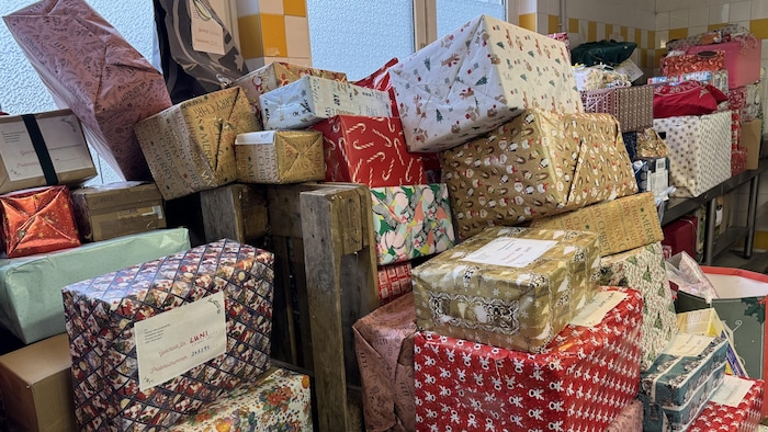 Tausende Präsente wurden liebevoll für die Tiere verpackt.