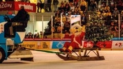 Auch Maskottchen Capitano war in Weihnachtsstimmung (Bild: GEPA/GEPA pictures)