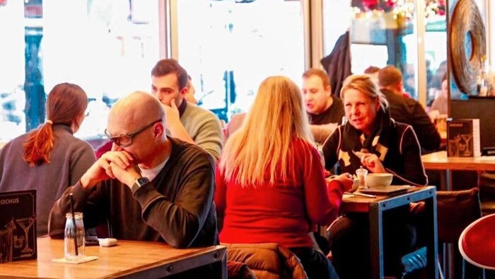 You can eat and drink at Rochus at Christmas. Closing time is at midnight.
