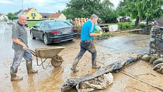 Aufräumarbeiten nach dem Unwetter im Juni in Unterschützen. (Bild: Christian Schulter/Christian Schulter, Krone KREATIV)