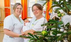 Christiane Radler und Michaela Trauer (mit Mila) verbringen den 24. Dezember im Dienst.