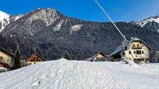 Mitten in der Gemeinde Dellach im Gailtal steht diese Schneekanone und garantiert den Kindern im Gailtal weiße Weihnachten. (Bild: zVg)