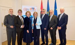Freuen sich über die Stärkung des Schulstandortes, der vor allem für seine Uhrmacherschule ...