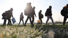 Migrantinnen und Migranten (Bild: EPA/EFE)