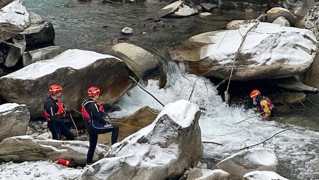 In Bad Gastein wird fieberhaft nach dem Verschwundenen gesucht. (Bild: Wasserrettung Gastein)