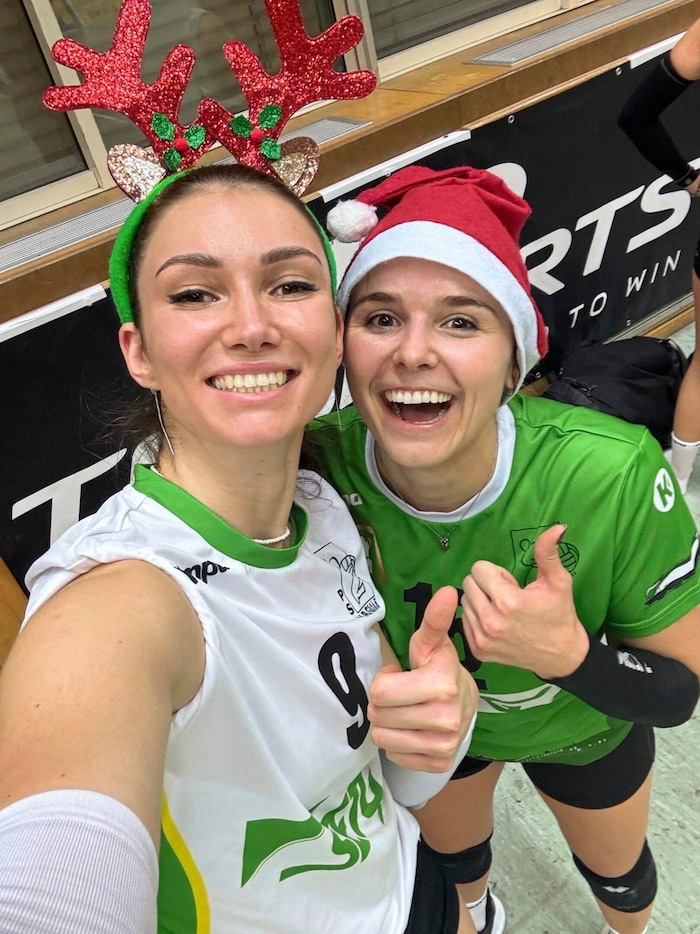 Anastasiia Tychshenko (li.) mit Dominika Gozdzicka.