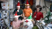 Die NASA-Astronauten senden herzerwärmende Weihnachtsgrüße aus dem All.