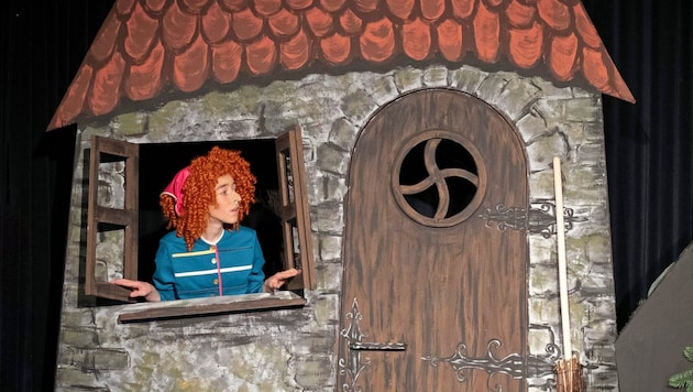 The little witch has some adventures in the Stadtsaal Friesach. (December 26, 3&amp;6 p.m.) (Bild: William Tschom)