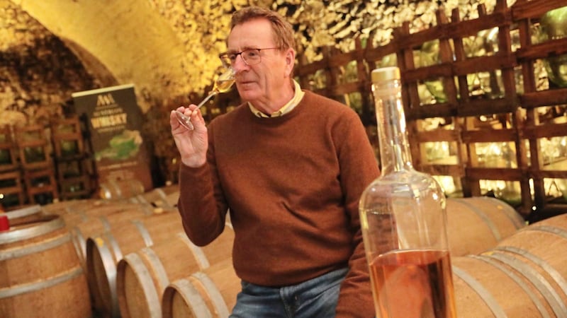 Valentin Latschen has been running the distillery for four decades now. (Bild: Rojsek-Wiedergut Uta/Rojsek)