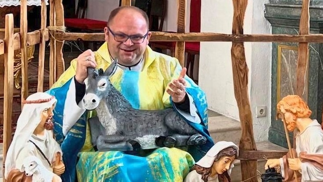 Around Christmas, Christoph Pelczar is on heavy duty as a priest. (Bild: zVg)