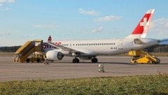 Die Swiss-Ersatzmaschine am Grazer Airport (Bild: Jauschowetz Christian)